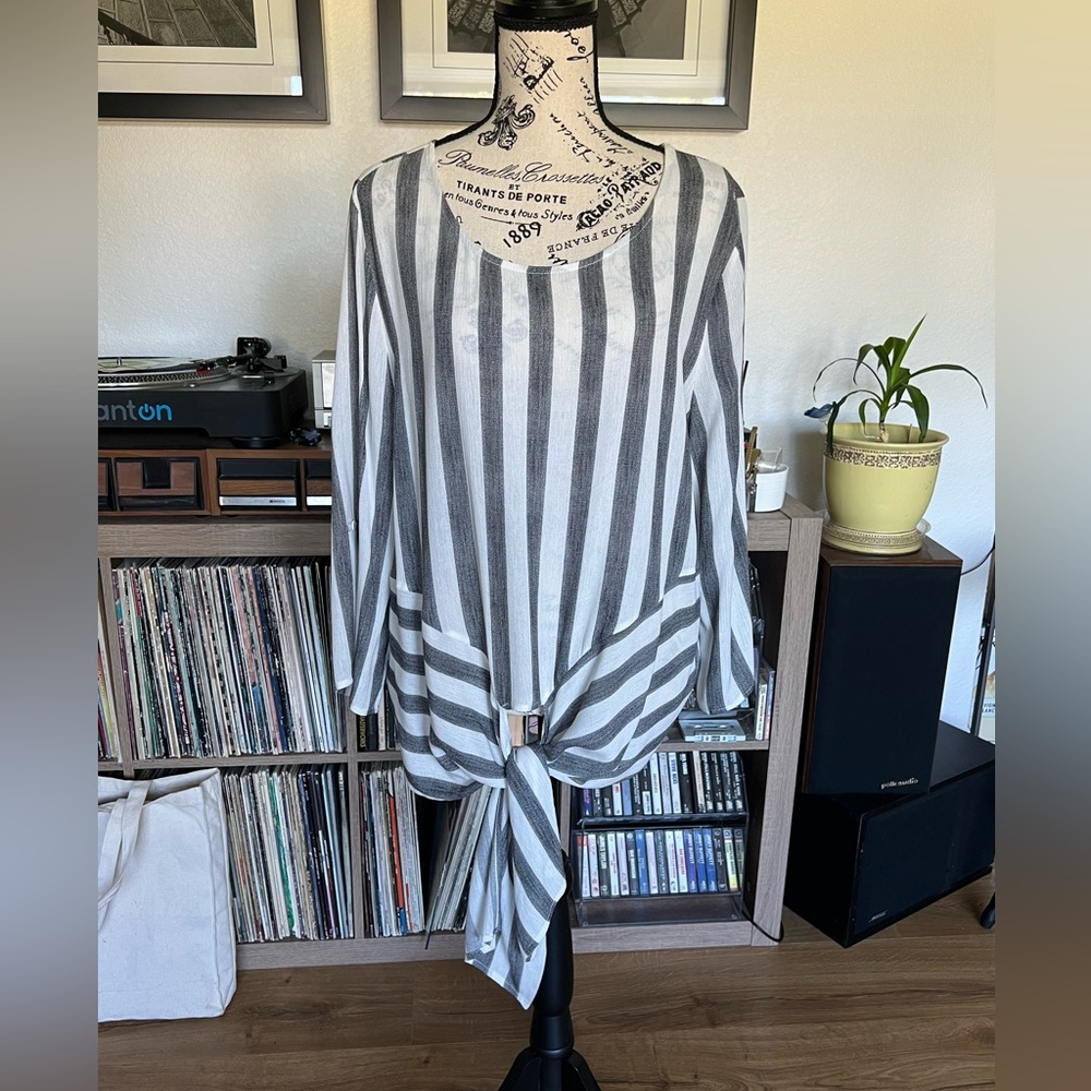EVELYN blue grey and white striped quarter sleeve top